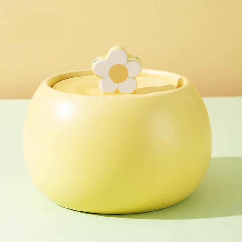 Ceramic Flower Water Fountain 1.5 L – Yellow or Green