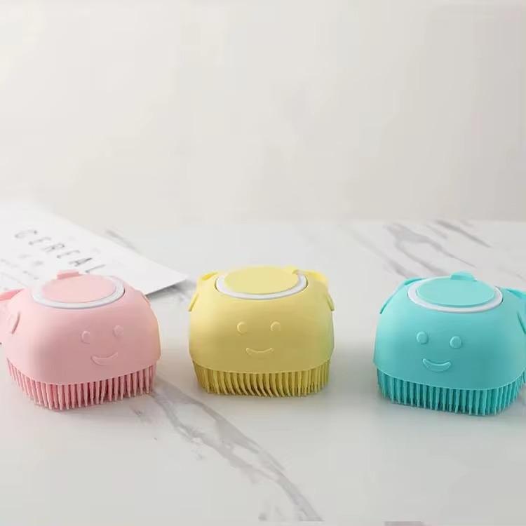 Silicone Pet Bath Brush – Shampoo Dispenser & Massager - Image 4