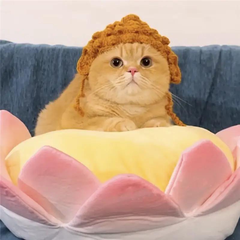 Lotus Throne Cat Bed – 40 cm & 60 cm, Optional Hat - Image 3